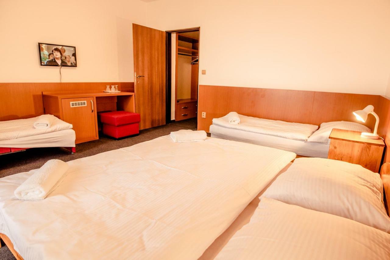 Horsky Hotel Kozubova Dolní Lomná 外观 照片
